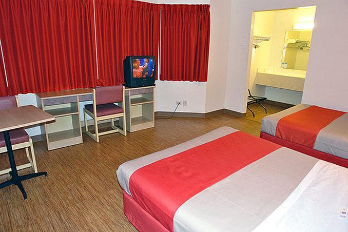 אלק גרוב וילאג' Motel 6 Chicago - Elk Grove מראה חיצוני תמונה