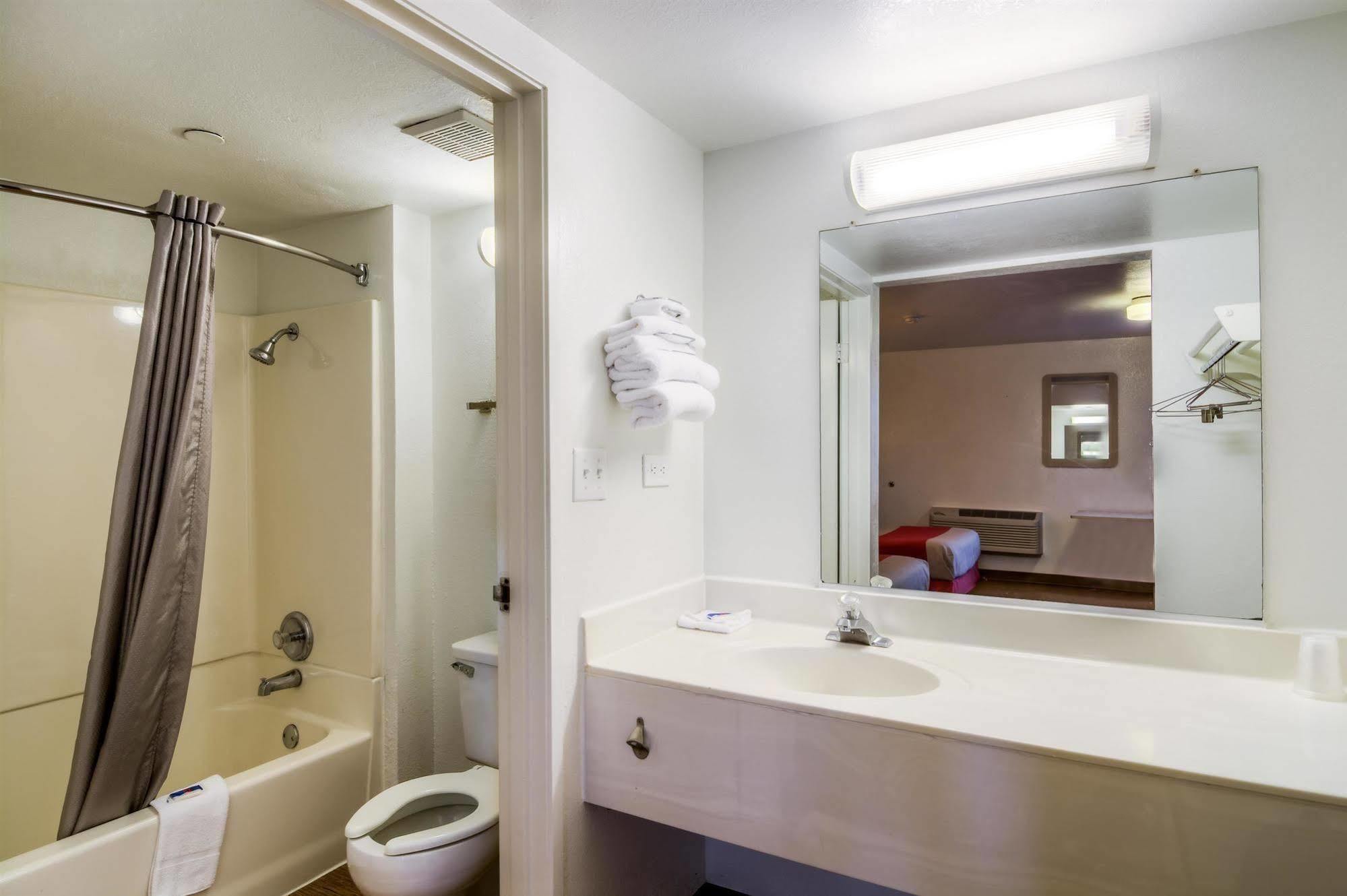 אלק גרוב וילאג' Motel 6 Chicago - Elk Grove מראה חיצוני תמונה