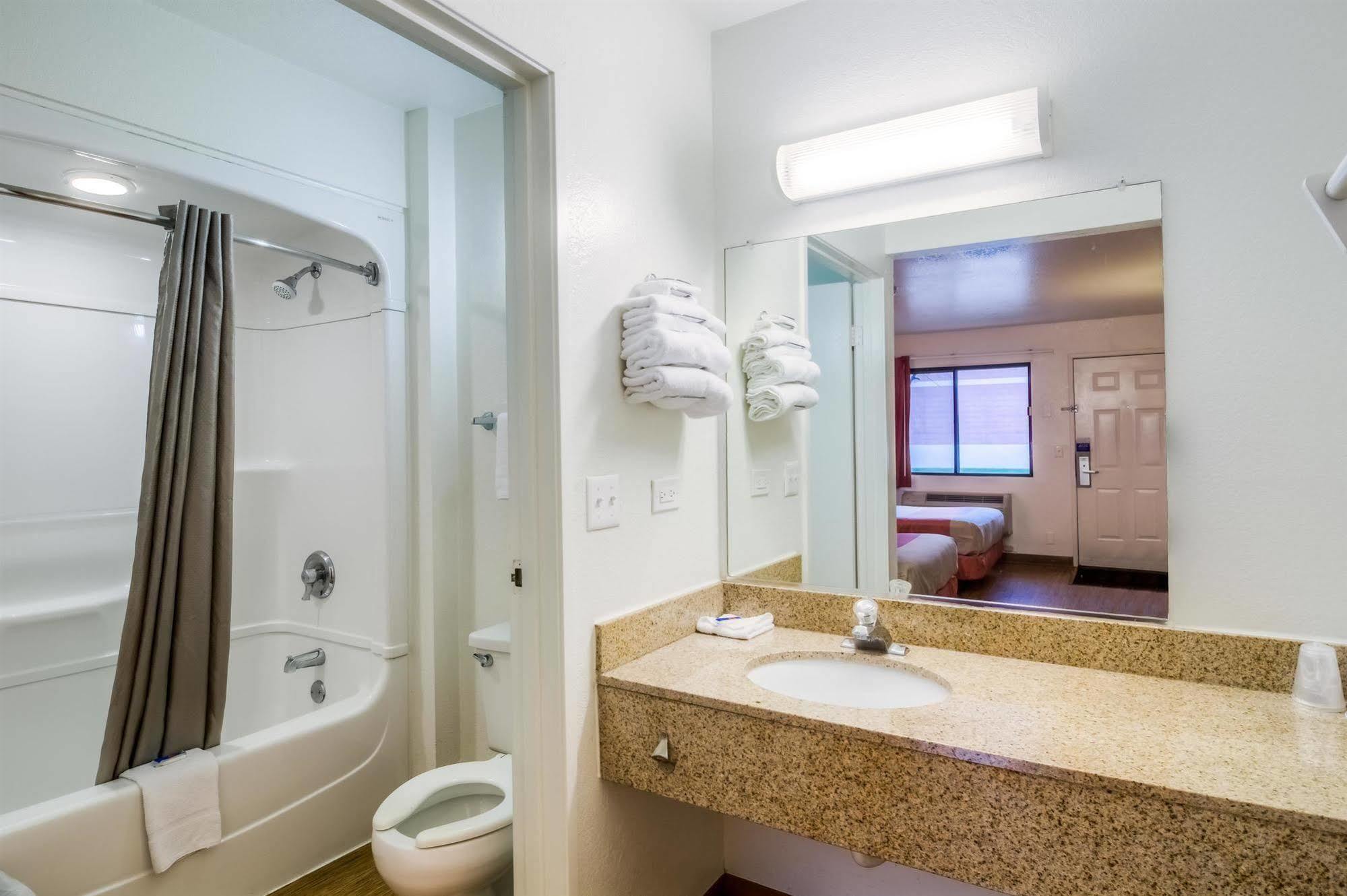 אלק גרוב וילאג' Motel 6 Chicago - Elk Grove מראה חיצוני תמונה