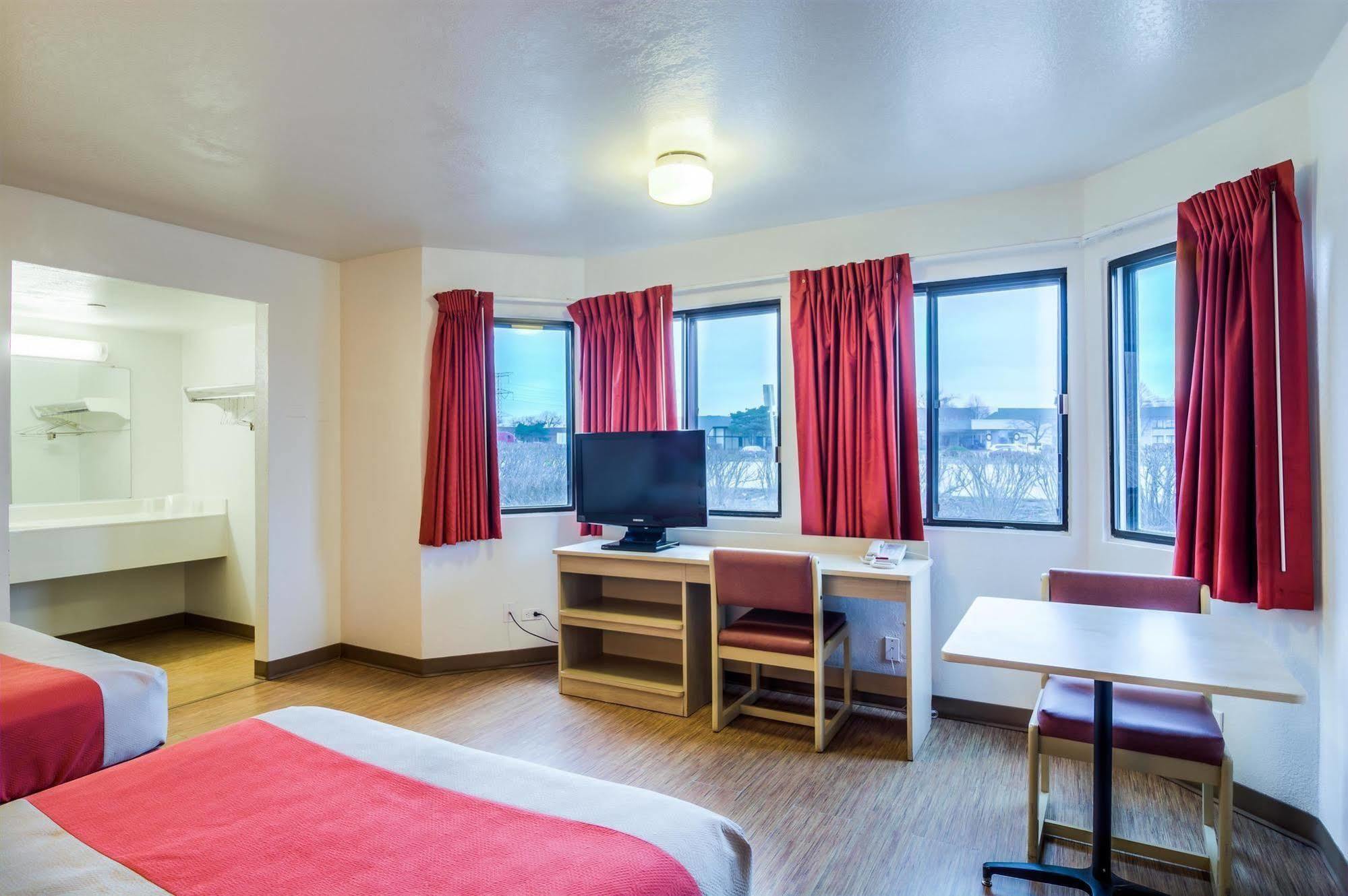 אלק גרוב וילאג' Motel 6 Chicago - Elk Grove מראה חיצוני תמונה