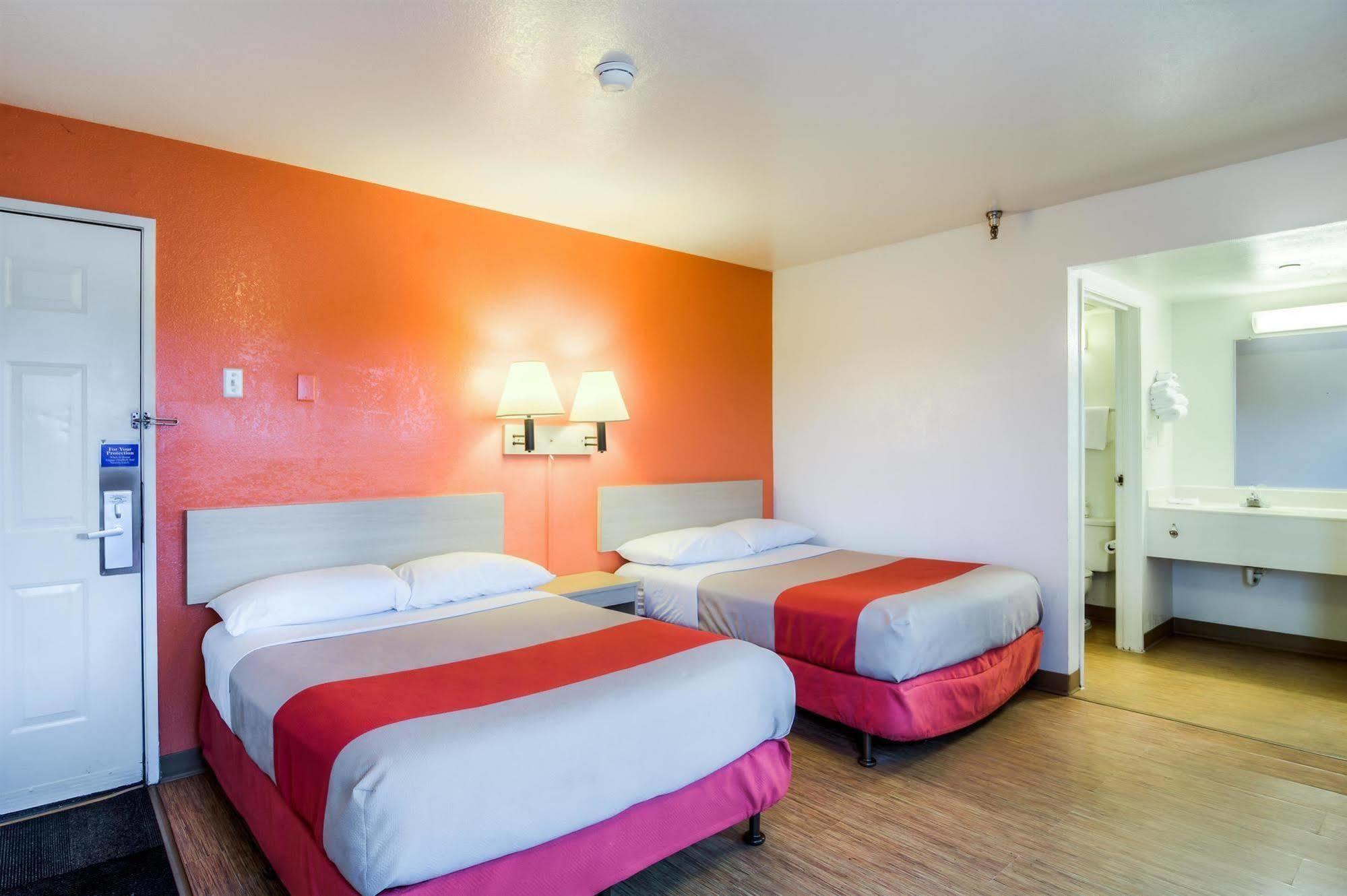 אלק גרוב וילאג' Motel 6 Chicago - Elk Grove מראה חיצוני תמונה