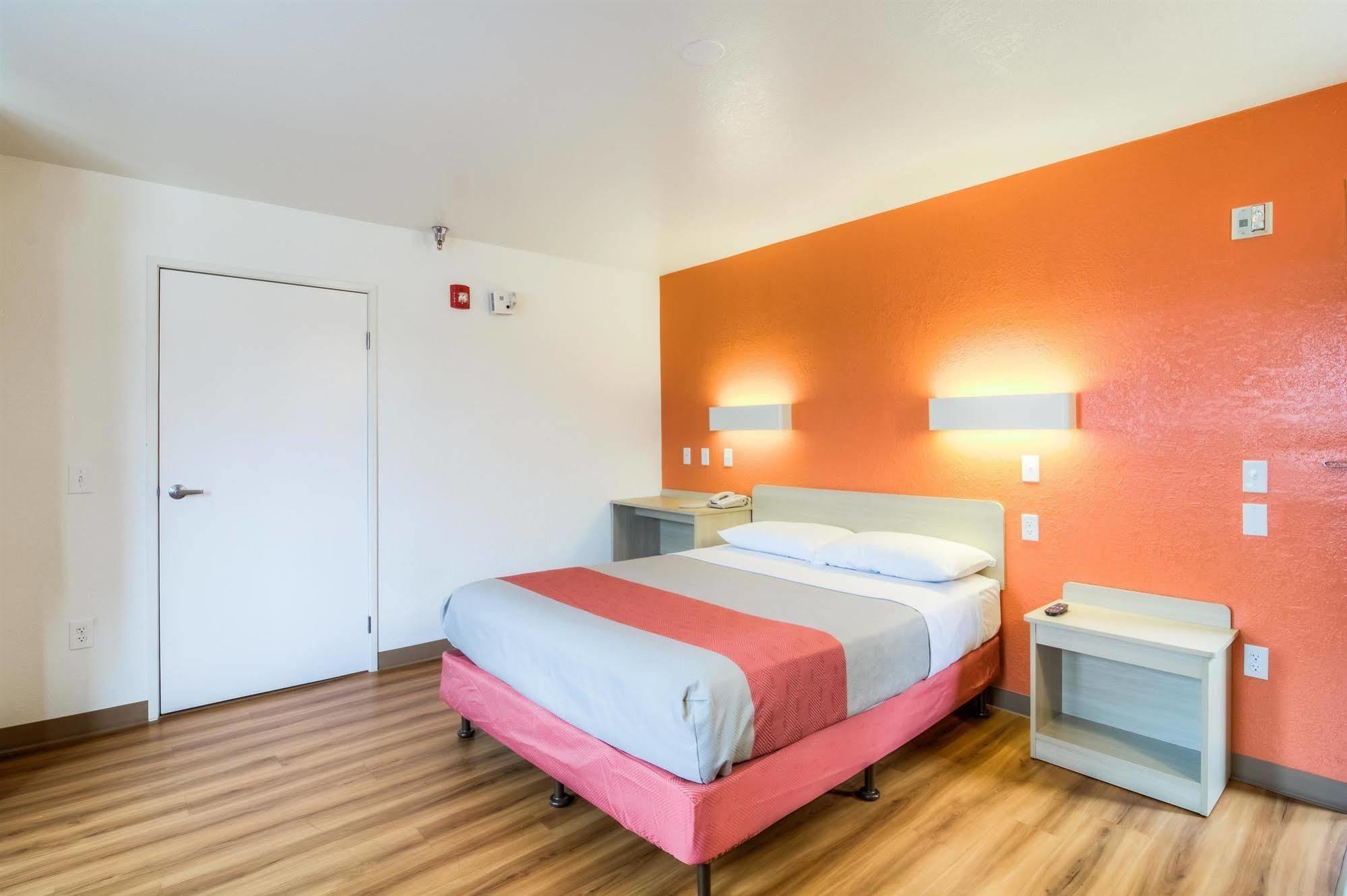 אלק גרוב וילאג' Motel 6 Chicago - Elk Grove מראה חיצוני תמונה