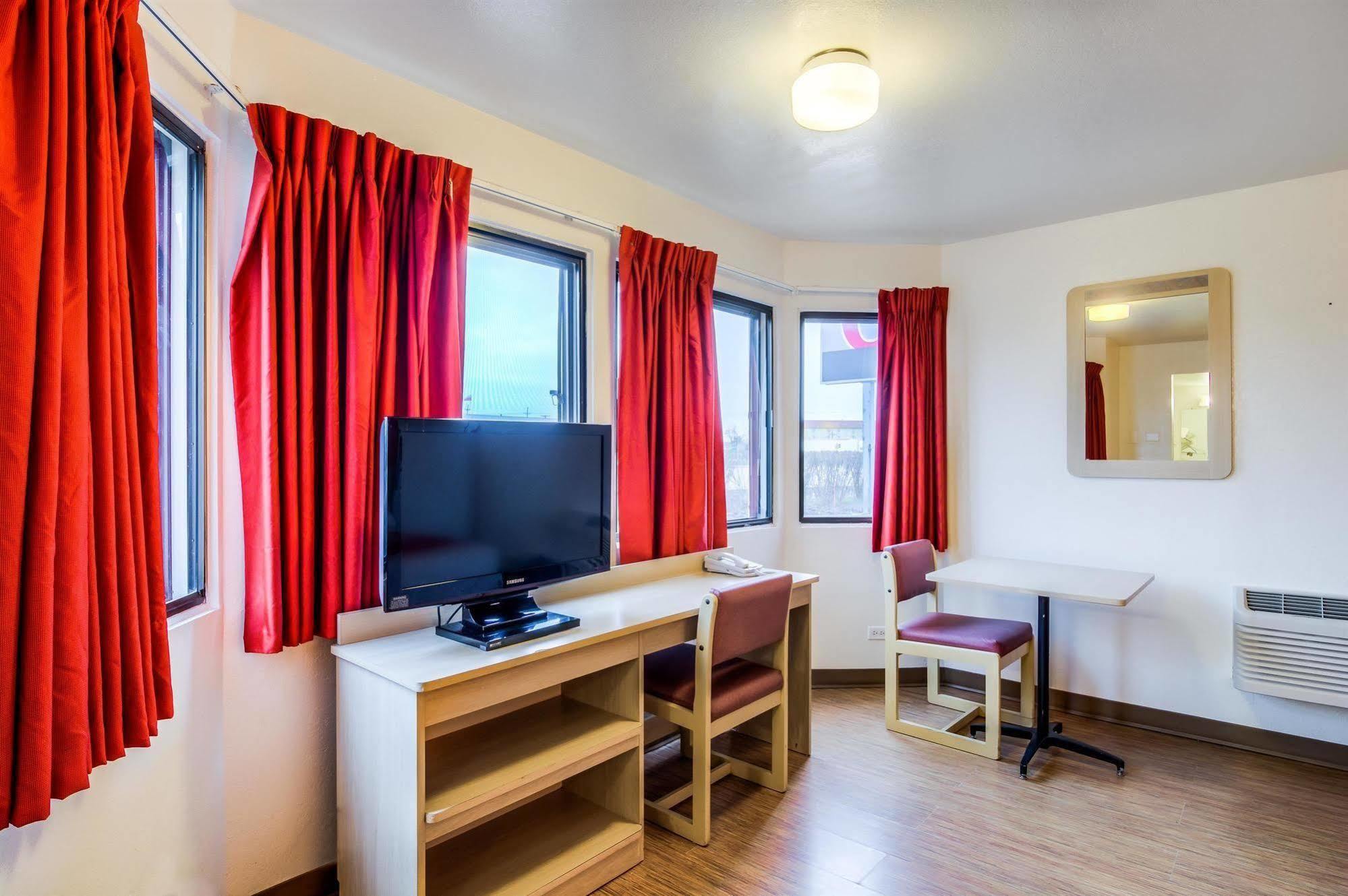 אלק גרוב וילאג' Motel 6 Chicago - Elk Grove מראה חיצוני תמונה