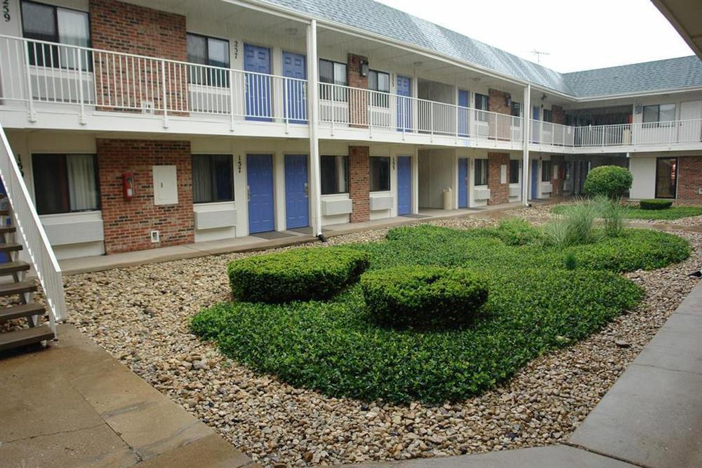 אלק גרוב וילאג' Motel 6 Chicago - Elk Grove שירותים תמונה