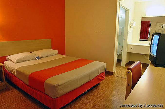 אלק גרוב וילאג' Motel 6 Chicago - Elk Grove מראה חיצוני תמונה